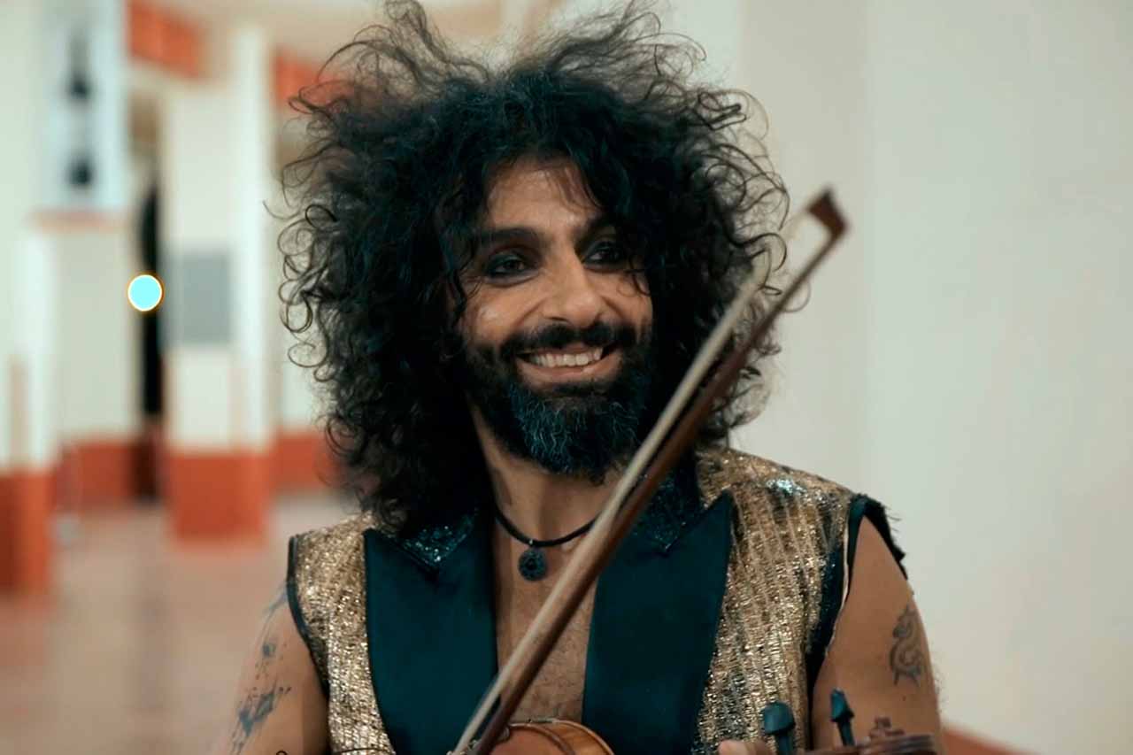 Portada de Ara Malikian: una vida entre las cuerdas
