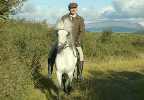 De caballos y hombres