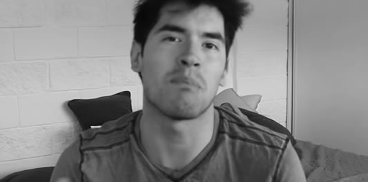 bi-holasoygerman-bullying